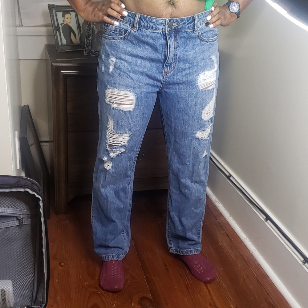 Boyfriend ripped jeans